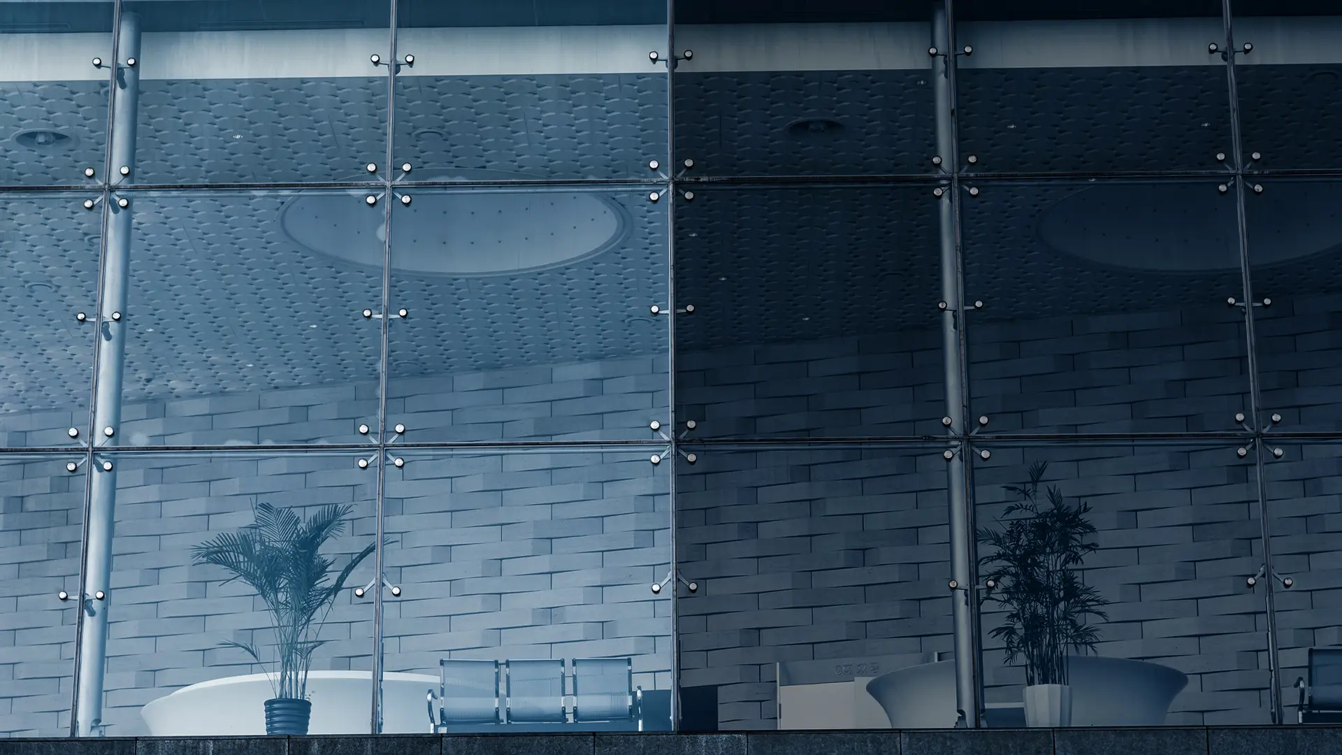 خدمة عزل زجاج المبافي في وايت كراون