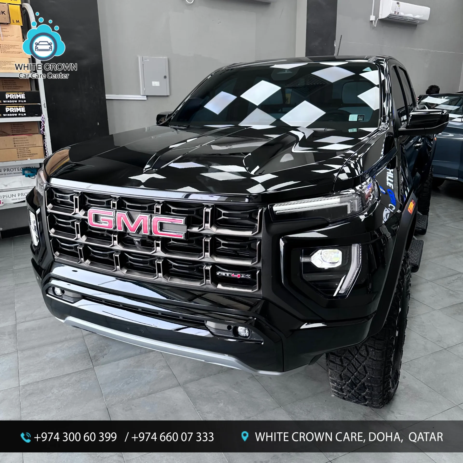 صورة مقارنة بين سطح محمي بPPF وآخر غير محمي.